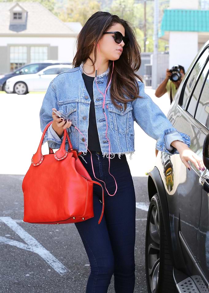 Selena Gomez street style