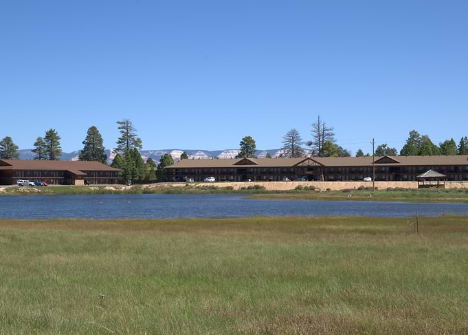 Lakeside Hotel with Mountain Backdrop