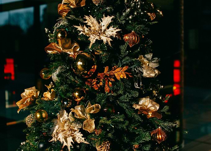 Decorated Christmas Tree with Golden Ornaments