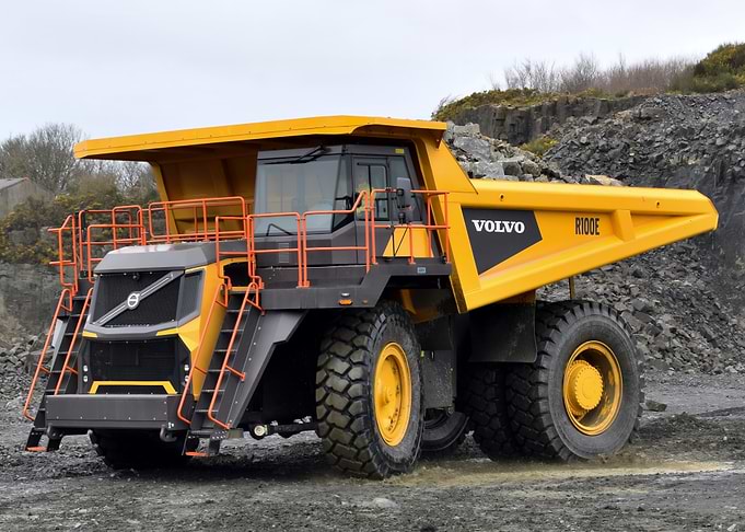 Volvo R100E Dump Truck