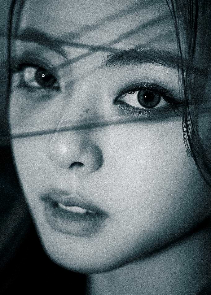 Monochrome Portrait of Itzy Yuna