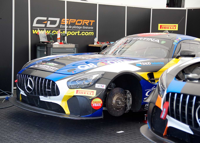 Mercedes-AMG GT4 Race Car