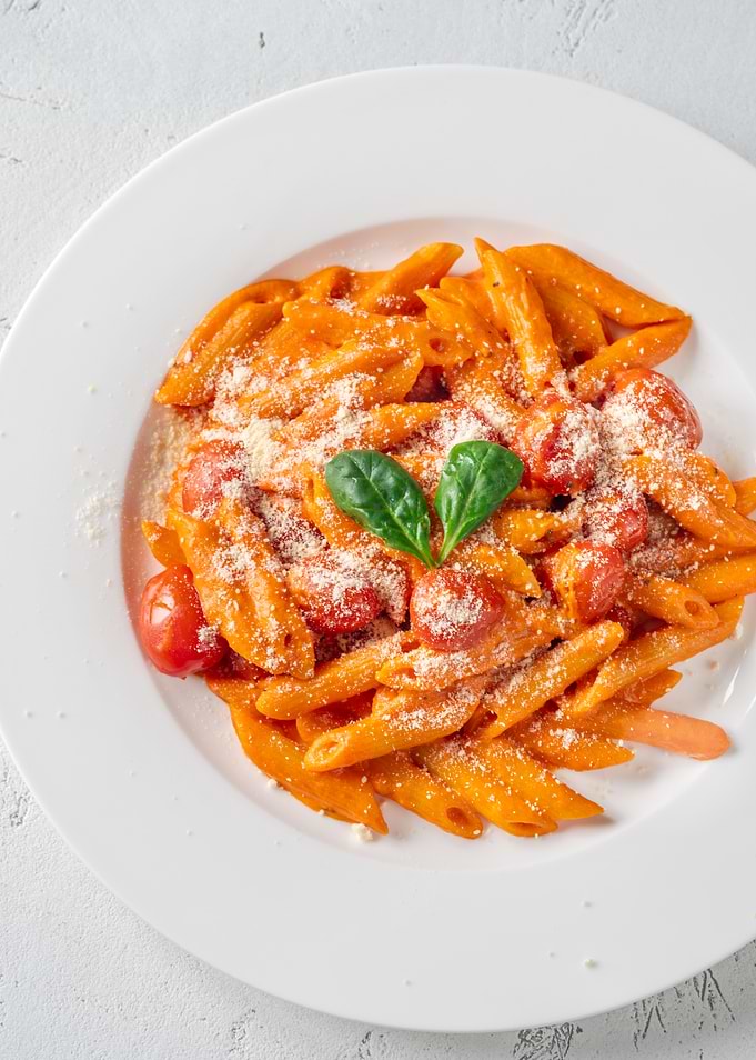 Penne pasta with bell pepper sauce