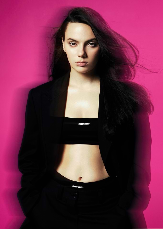 dafne keen in Miu Miu Outfit