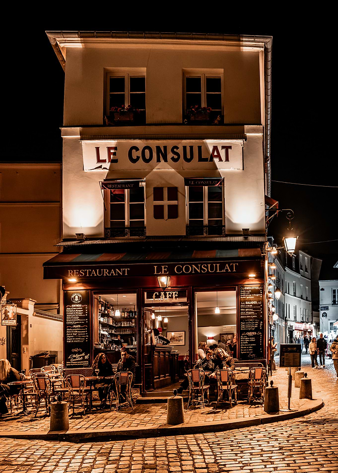 Le Consulat Restaurant at Night, Paris