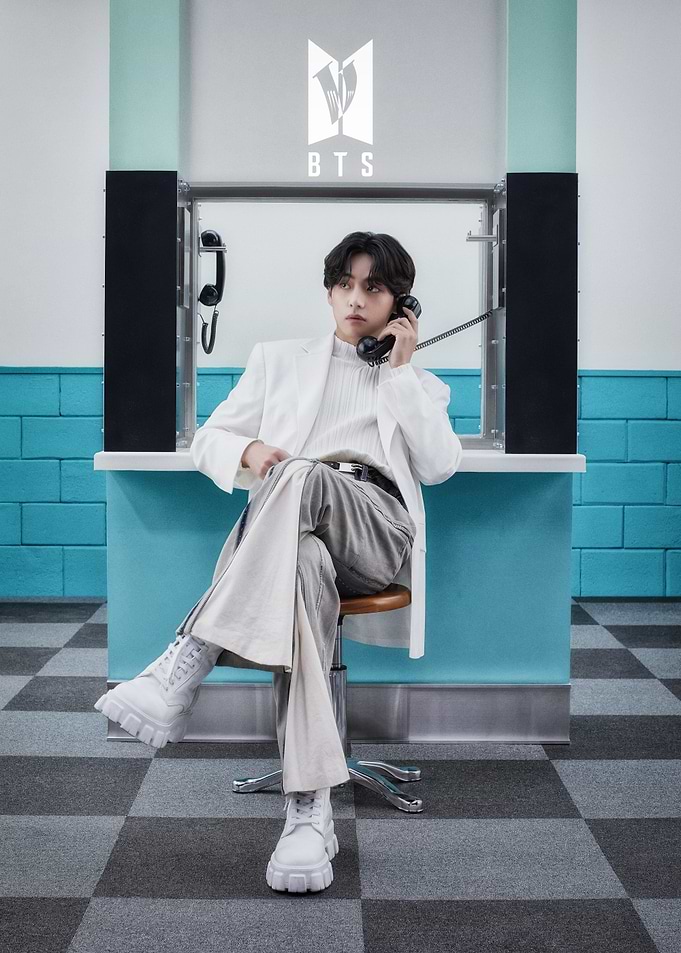 BTS V on the phone