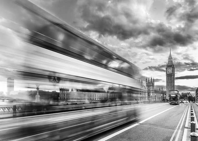 Evening dynamics on Westminster Bridge
