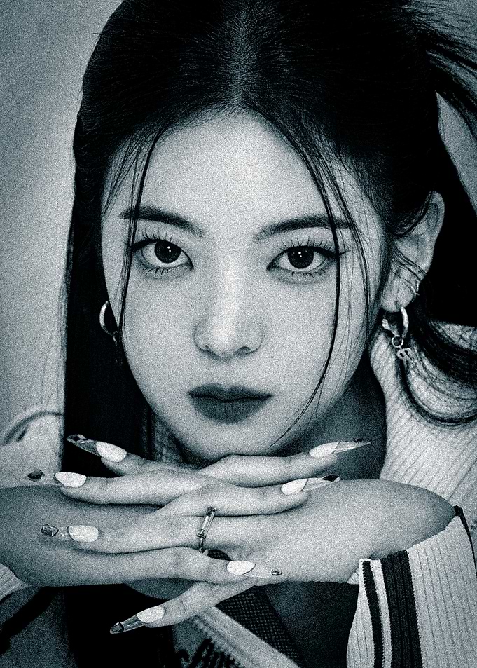 Monochrome Portrait Lia of ITZY