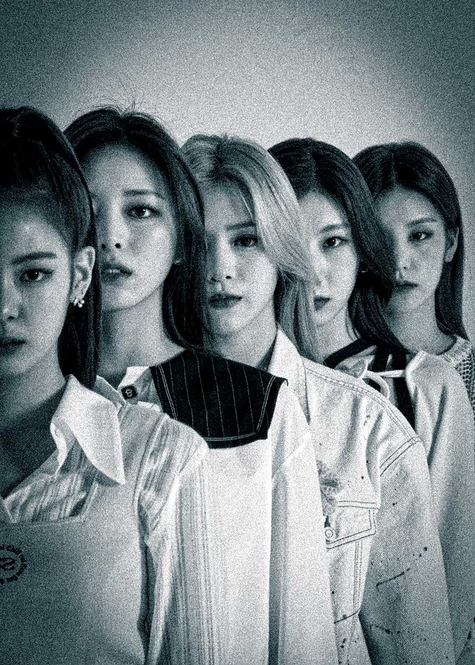 Monochrome Portrait of ITZY