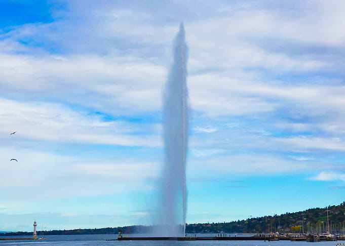 Photography of Jet d'Eau fountain in Geneva in Switzerland