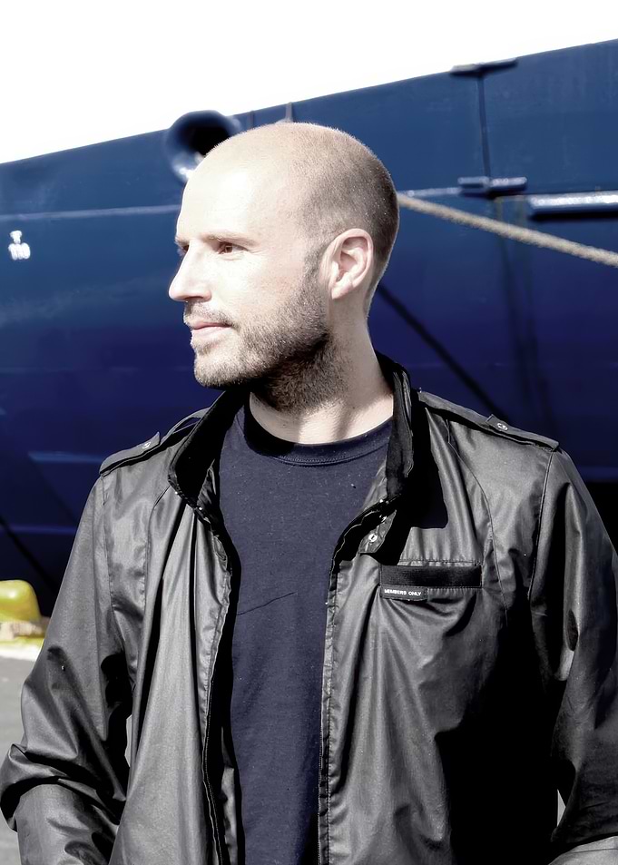 schiller in Jacket by Ship