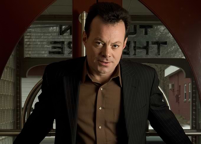 james hunter in Suit Looking at Camera