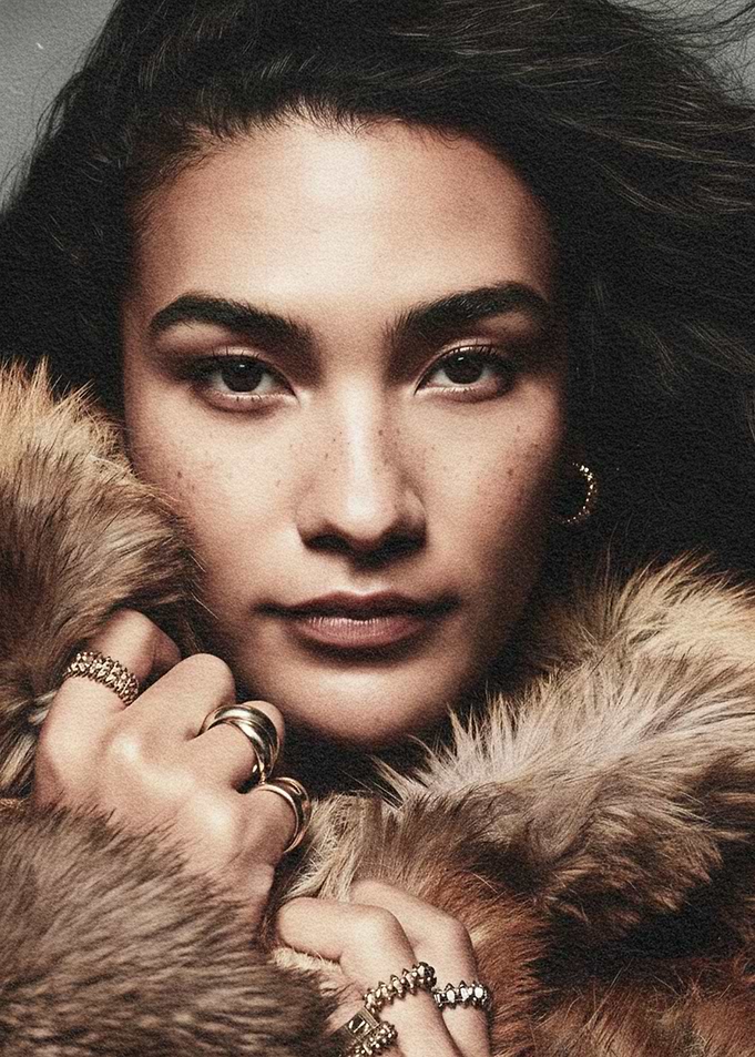 Olivia Dean in Fur Coat with Rings