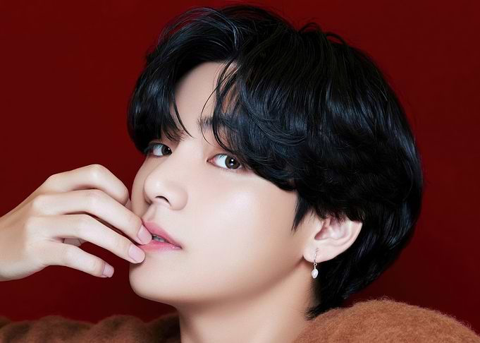 Close-up of a V with black hair