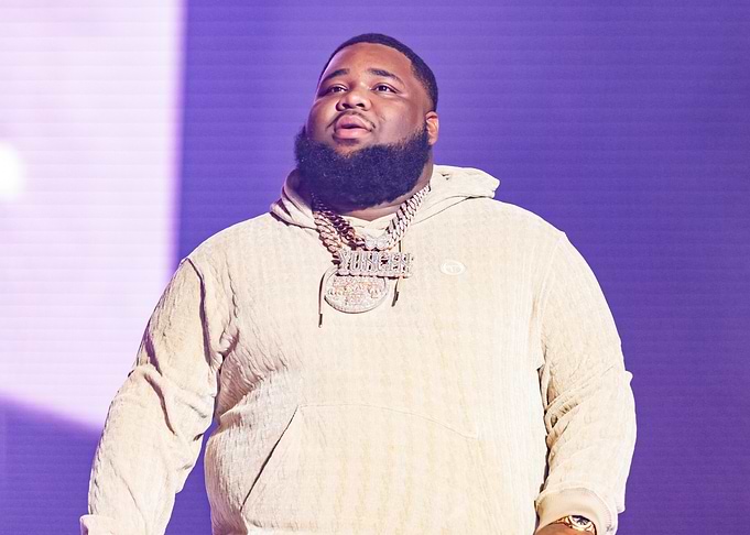 Rod Wave performing on stage