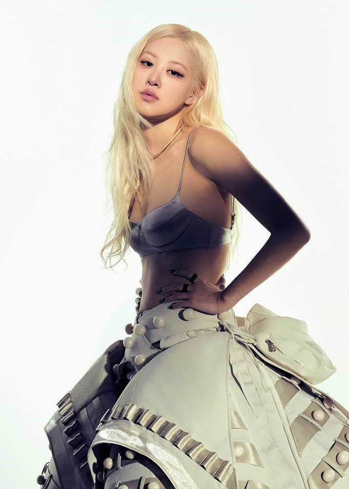 Rosé in avant-garde fashion