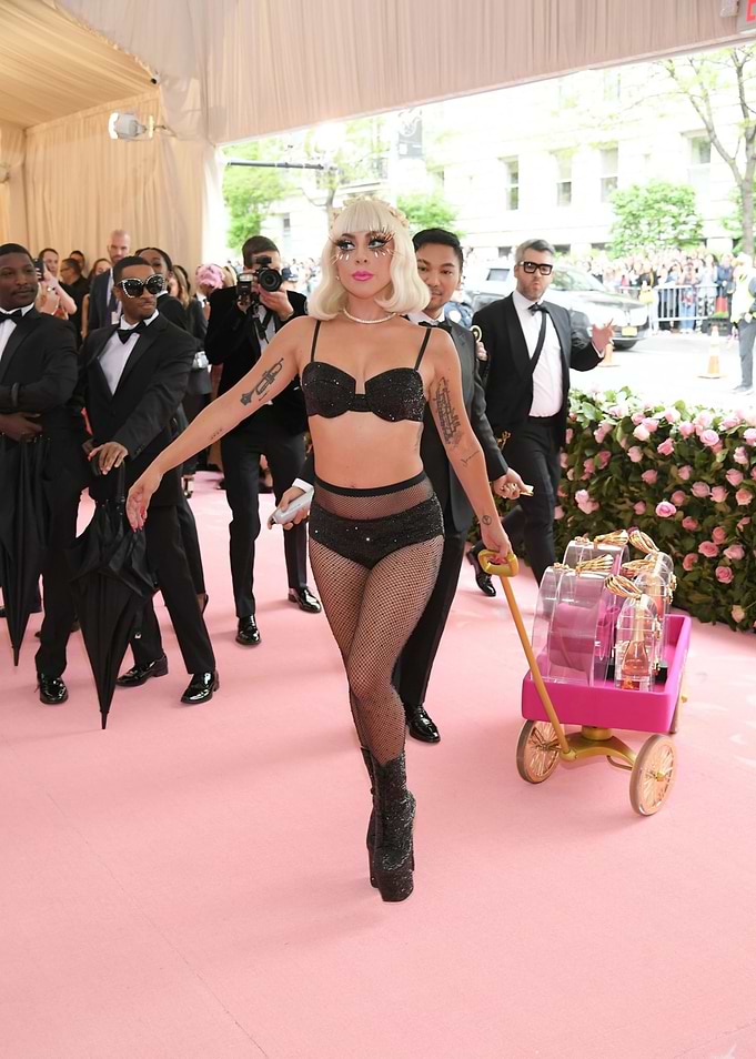 Lady Gaga arrives at the Met Gala