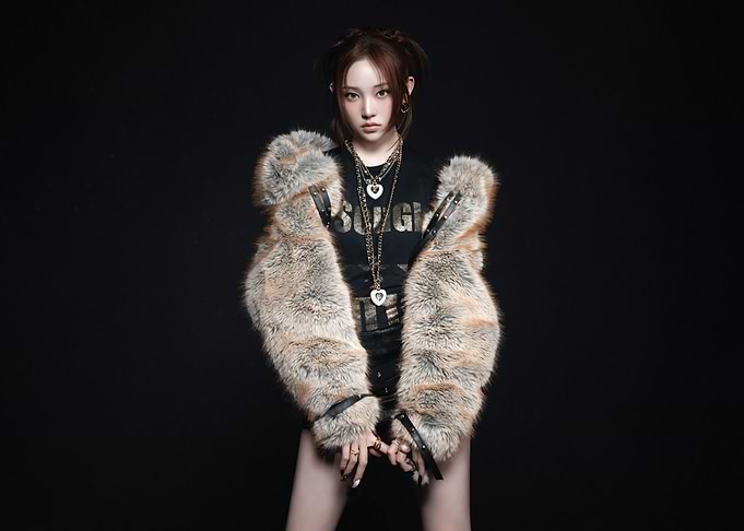 youngseo in Fur Coat and Necklace