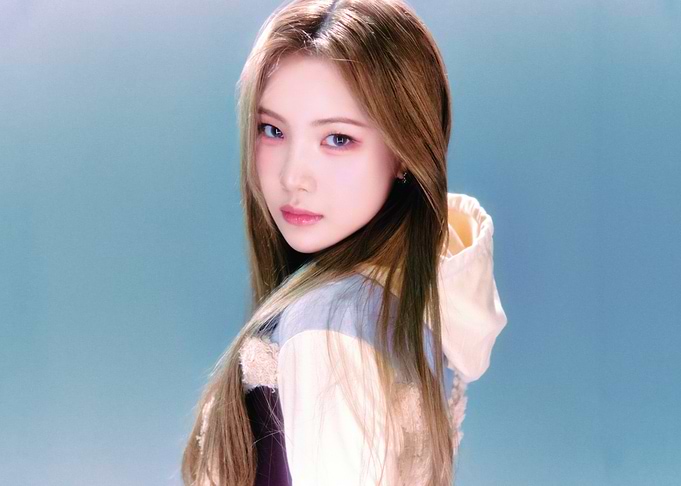 carmen babymonster with brown hair and makeup