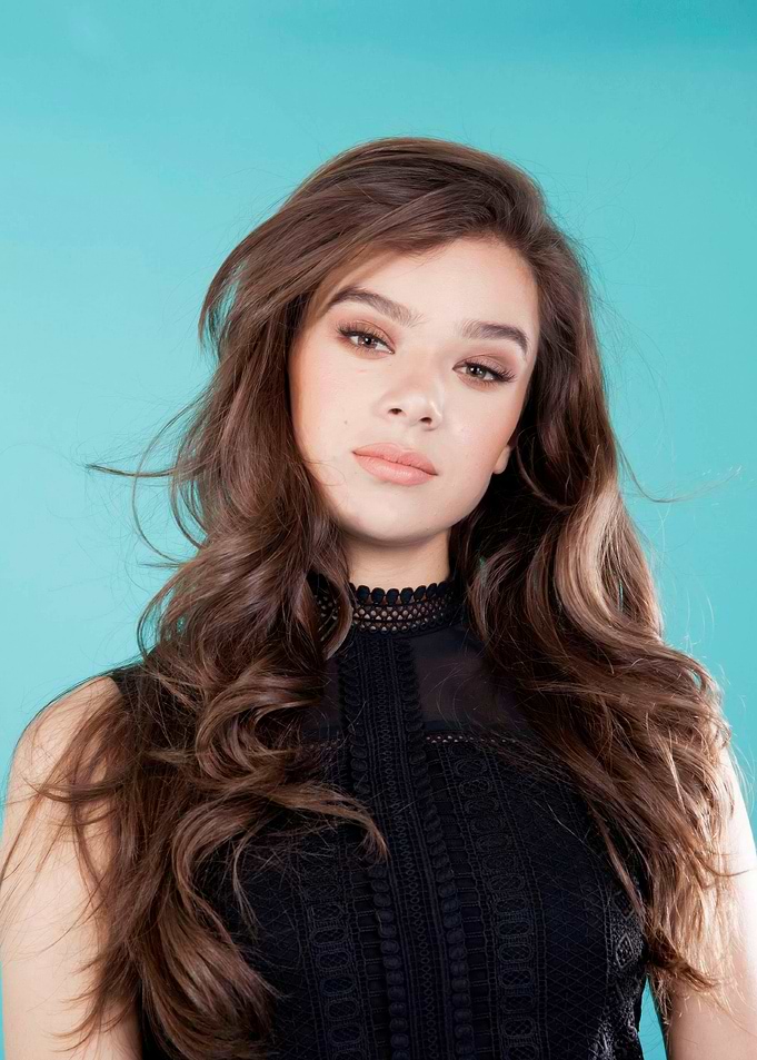 Hailee Steinfeld Portrait
