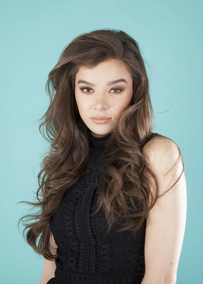 Hailee Steinfeld Portrait