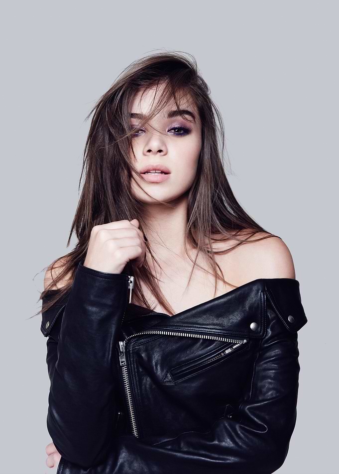 Hailee Steinfeld in Leather Jacket