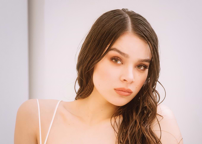 Hailee Steinfeld Portrait