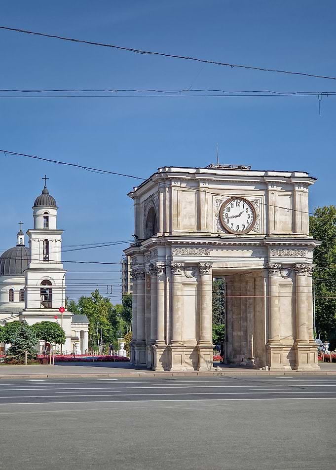 Triumphal Arch and Cathedral