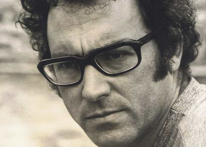 Close-up of a jose afonso Wearing Glasses