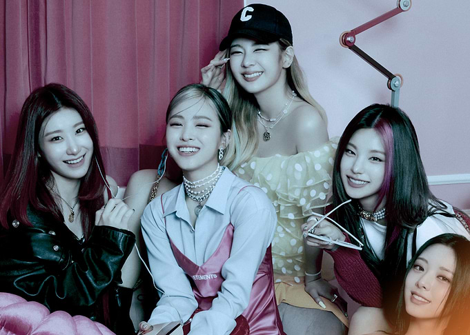 ITZY Members Posing Together