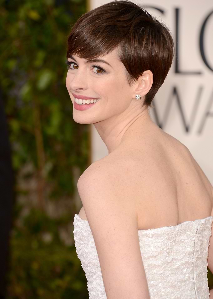 Anne Hathaway at Golden Globes