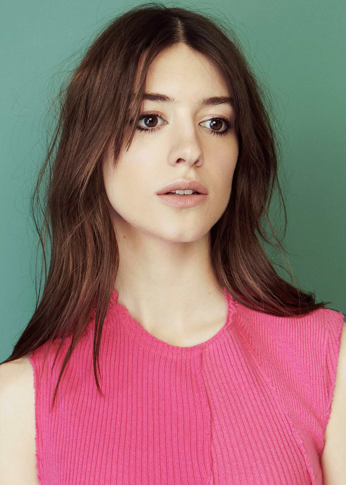 Portrait of a daisy edgar jones in a pink top
