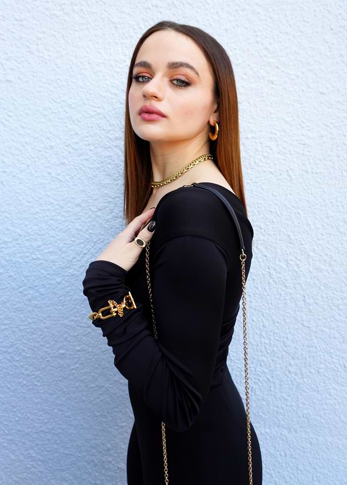 Joey King Poses in Black Dress