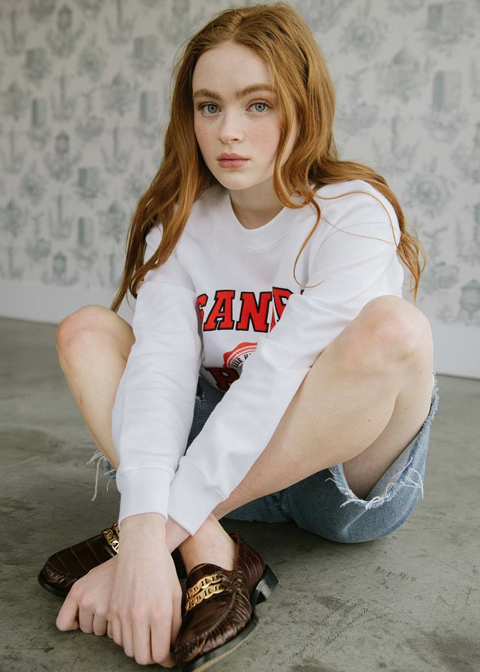 Sadie Sink Poses in Casual Outfit