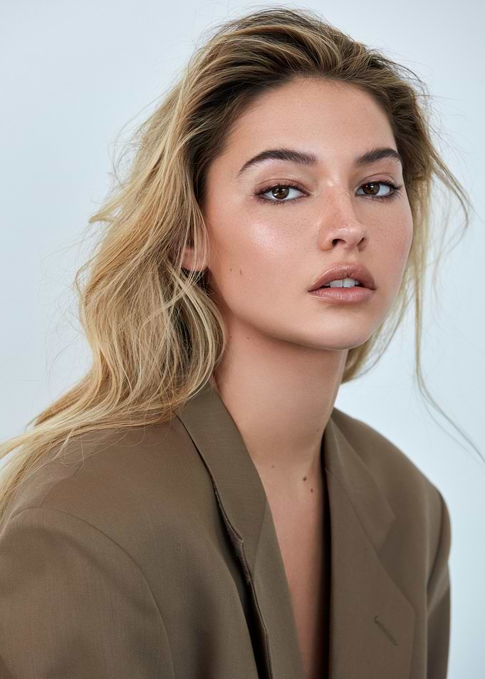 Madelyn Cline Portrait