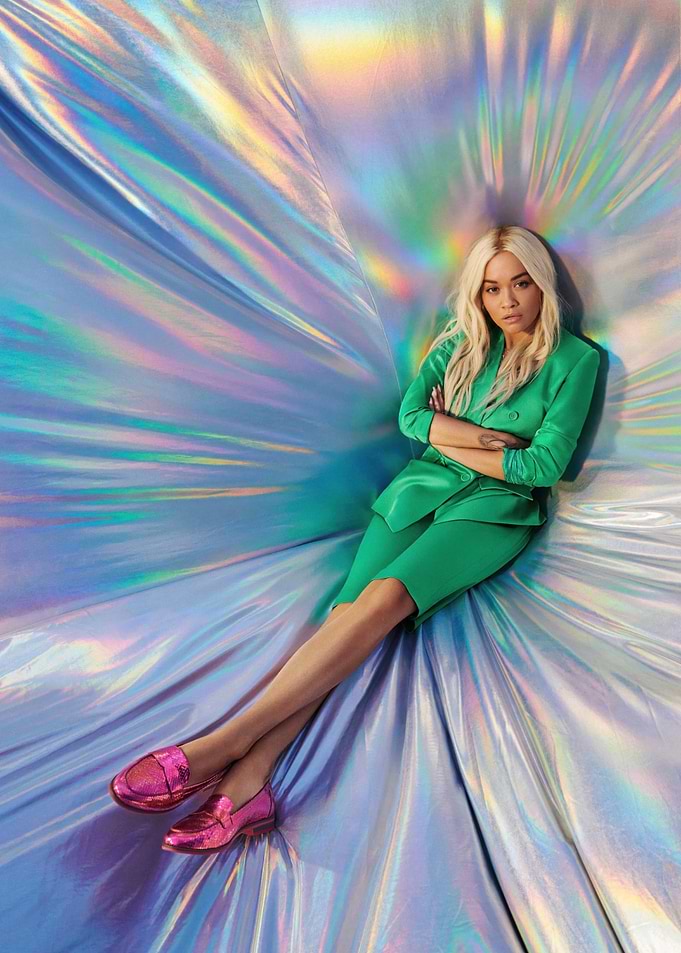 Rita Ora in green suit with pink shoes