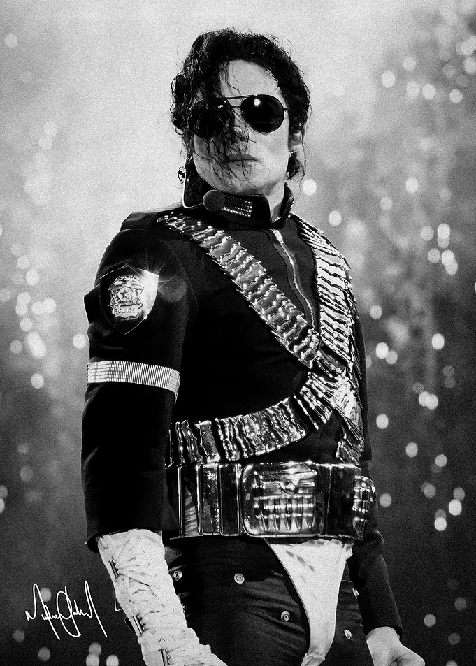 Michael Jackson Performing