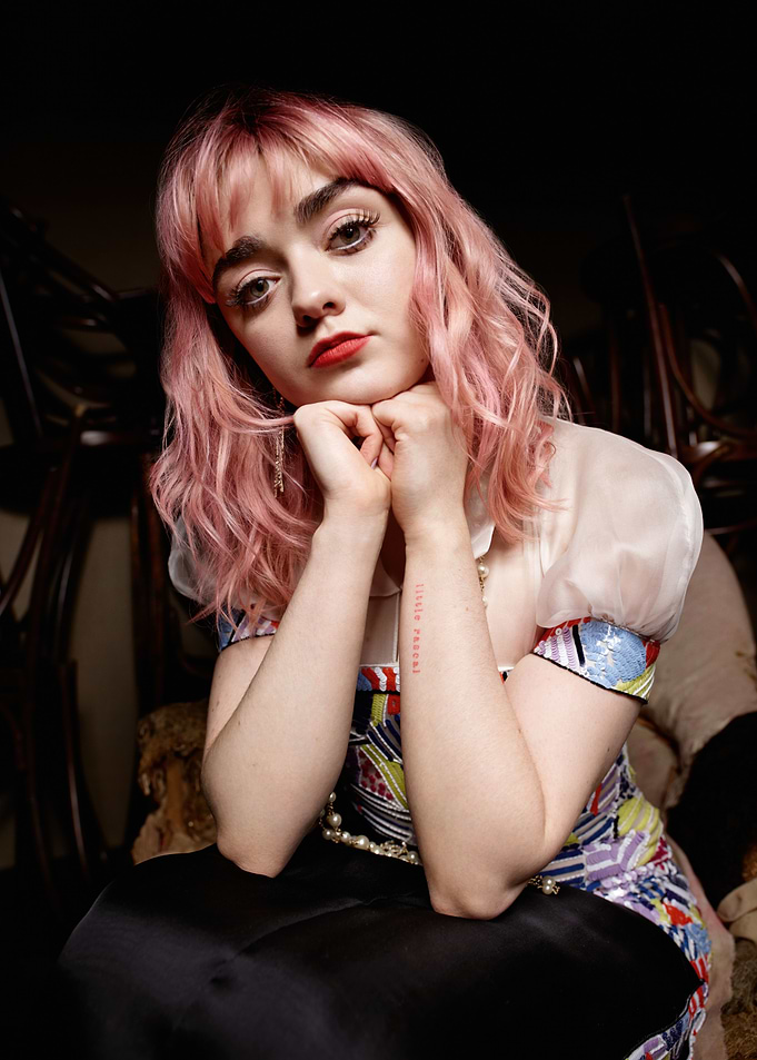 Maisie Williams with Pink Hair