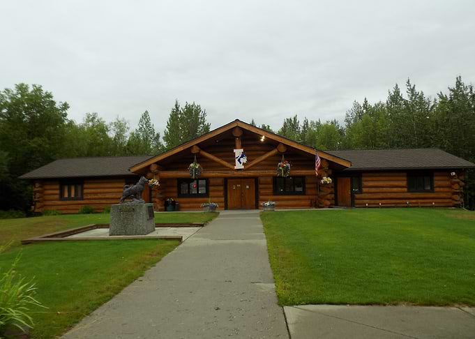 Iditarod with Balto Statue