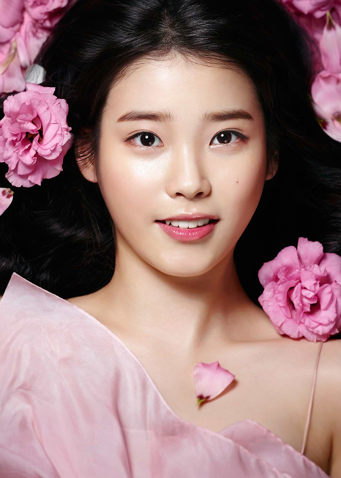 IU with Pink Flowers