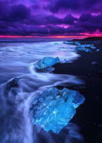 Diamond Beach Icebergs at Sunset