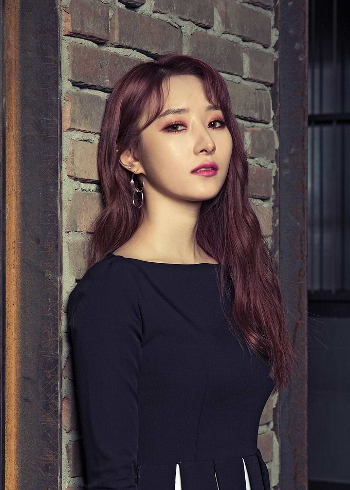 SuA Dreamcatcher Korean singer