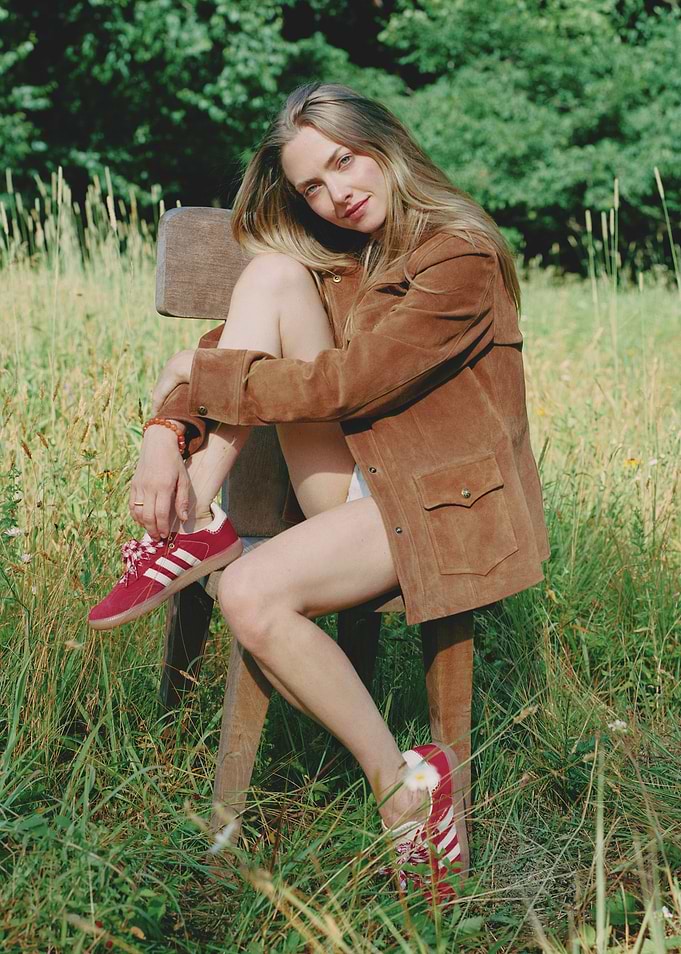 Amanda Seyfried in a field