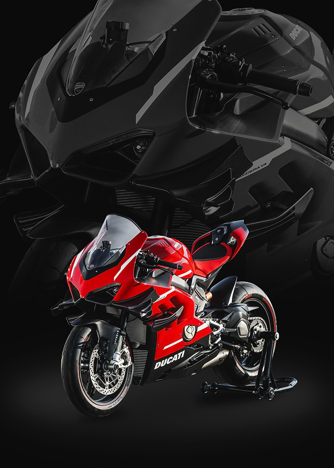 Red ducati superleggera v4