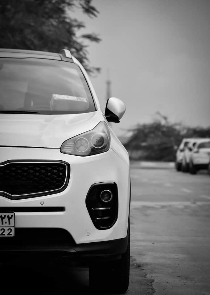 White Kia Sportage Front View
