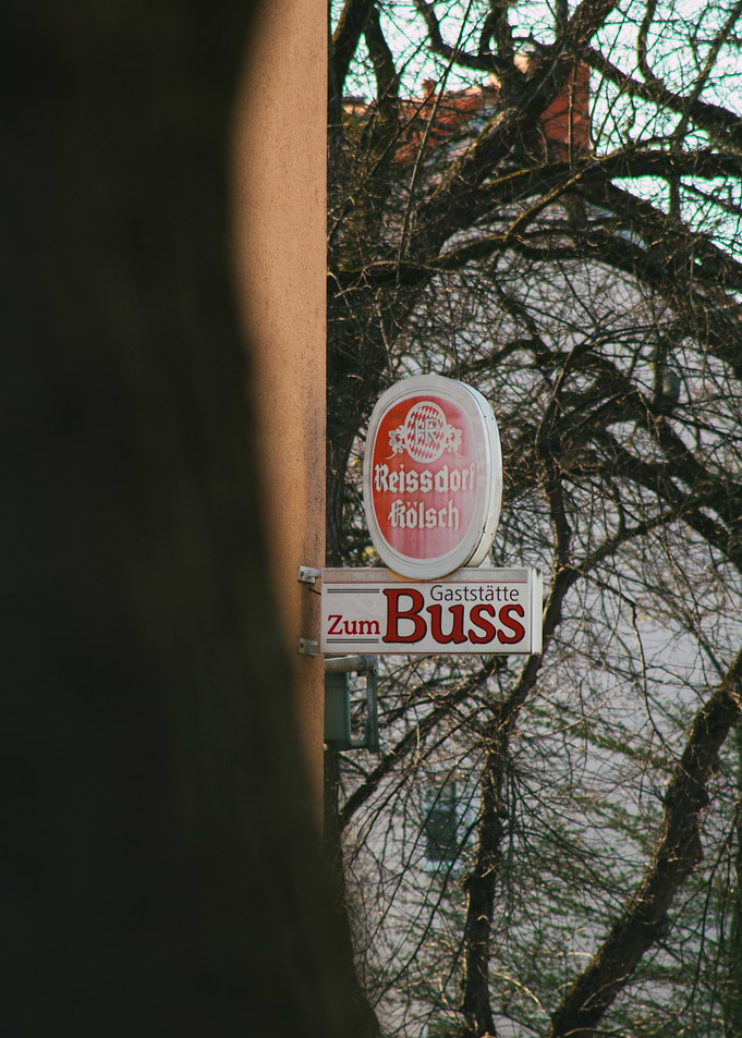 Reissdorf Kölsch Gaststätte Sign
