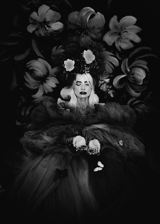 Ritual of Flowers Feminine Darkness