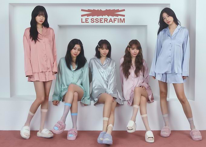 LE SSERAFIM in Pajamas