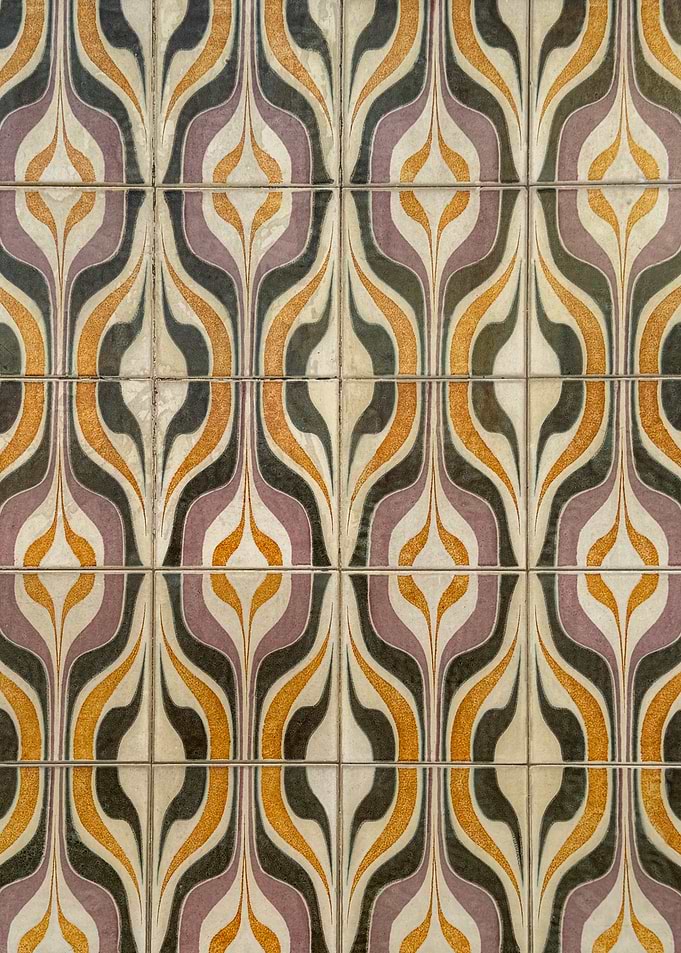 Retro Floral Tile Pattern