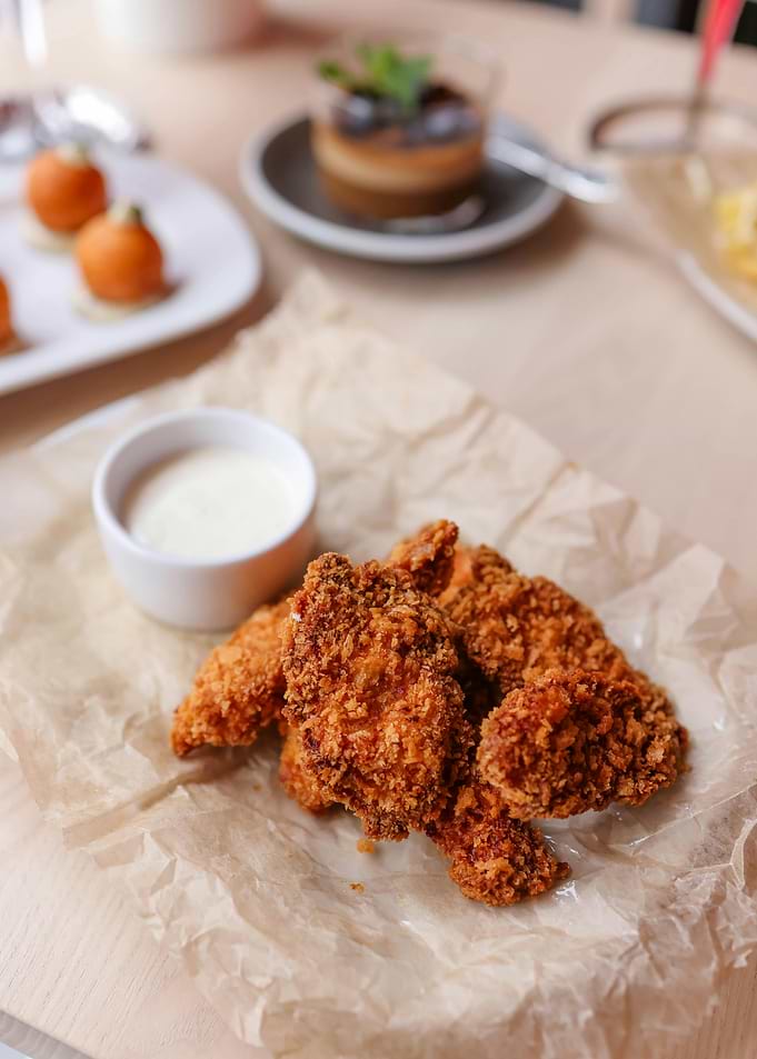 Crispy Chicken Tenders with Dip